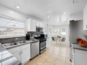 10525 S 4th Avenue, Inglewood CA 90303
