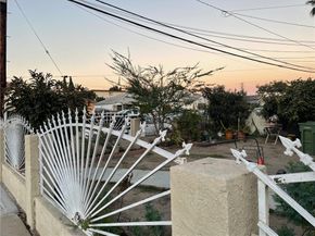 3926 132, Hawthorne CA 90250