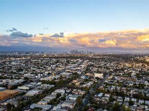 2115 S Redondo, Los Angeles CA 90016
