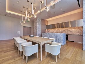 877 Francisco 1717, Los Angeles CA 90017