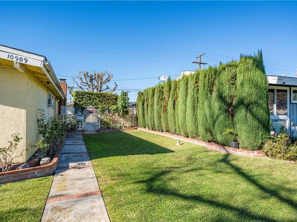 10909 1st, Whittier CA 90603
