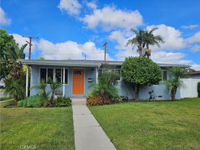 2001 Carfax, Long Beach CA 90815