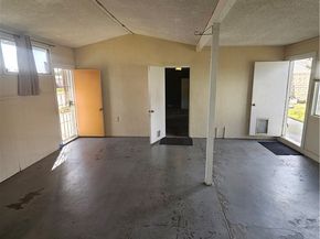 2001 Carfax, Long Beach CA 90815