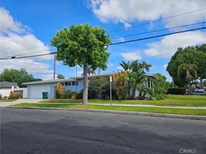 2001 Carfax, Long Beach CA 90815