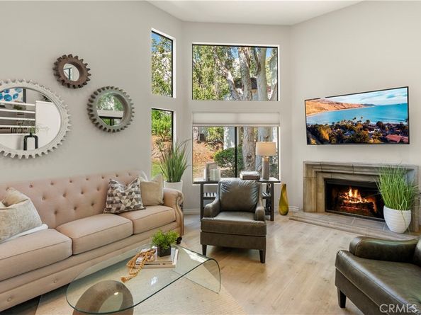 152 N Singingwood, Orange CA 92869