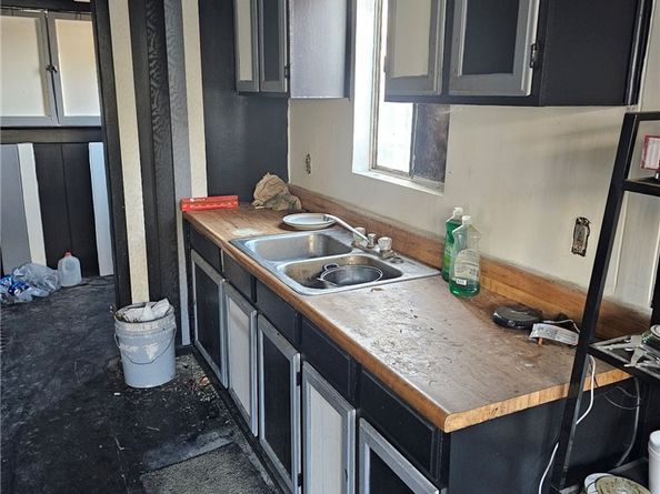 727 E 94th Street, Los Angeles CA 90002