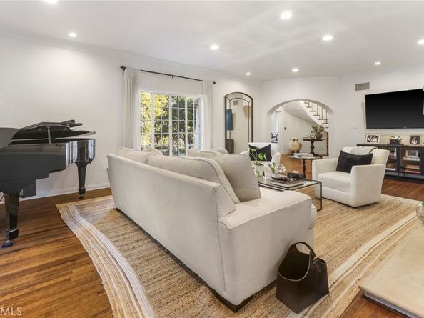 2494 Glen Canyon Road, Altadena CA 91001