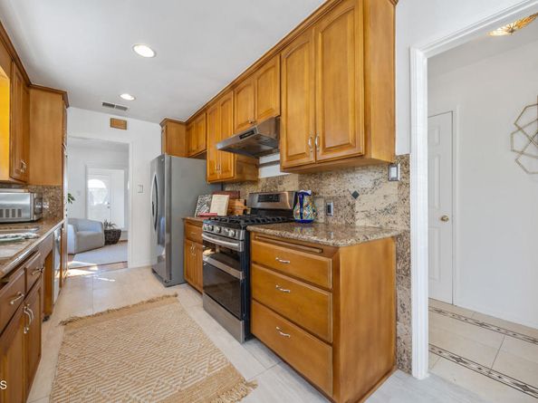 1908 Oakwood Street, Pasadena CA 91104