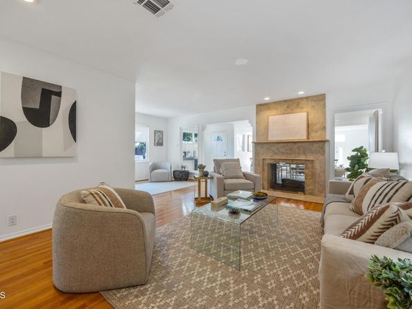 1908 Oakwood Street, Pasadena CA 91104