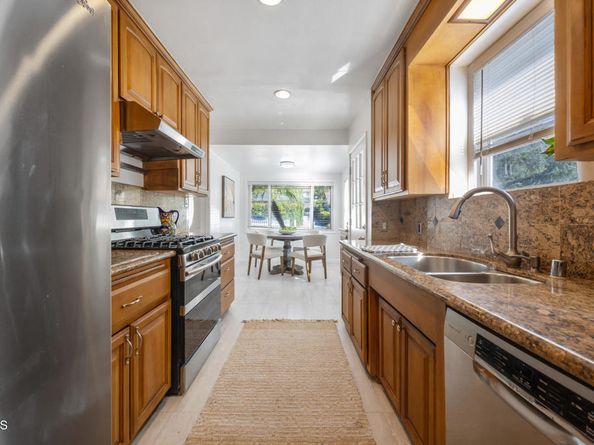 1908 Oakwood Street, Pasadena CA 91104