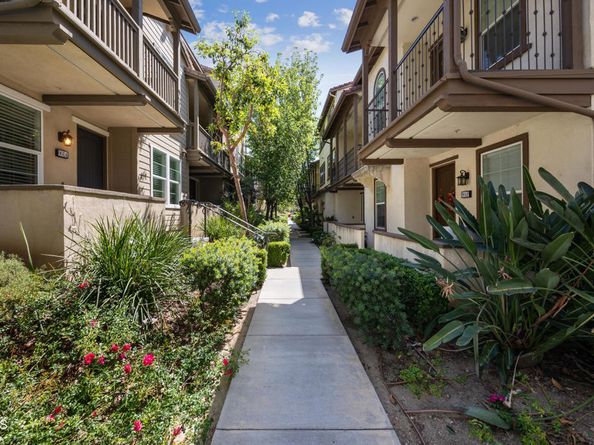 908 N Primrose Lane A, Azusa CA 91702