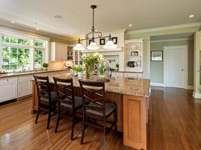 1295 S Oakland Avenue, Pasadena CA 91106