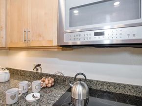 190 Arroyo Terrace 102, Pasadena CA 91103