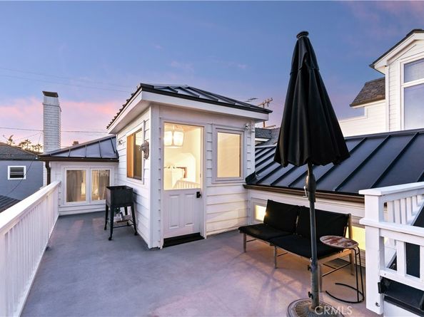 209 Diamond, Newport Beach CA 92662