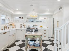 209 Diamond, Newport Beach CA 92662