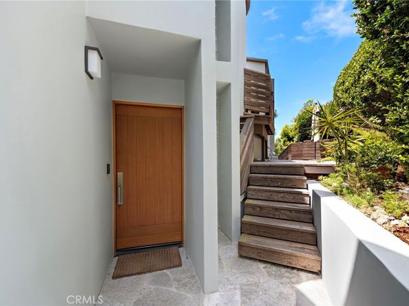 683 Alta Vista Way, Laguna Beach CA 92651