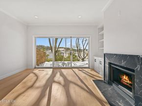115 River Road 7, Cos Cob CT 06807
