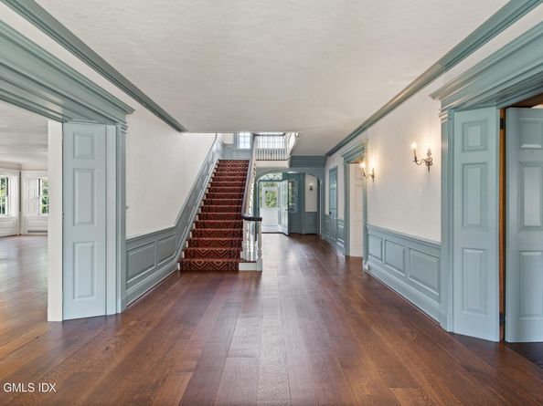 122 Round Hill Road, Greenwich CT 06831