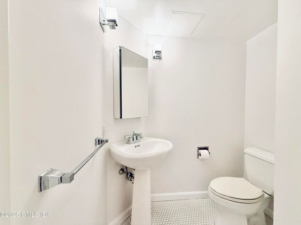 25 Forest Street 11M, Stamford CT 06901