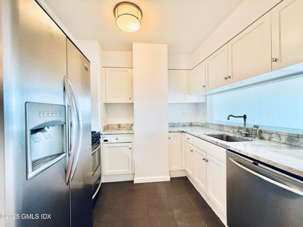 25 Forest Street 11M, Stamford CT 06901