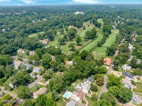 88 Indian Field Road, Greenwich CT 06830