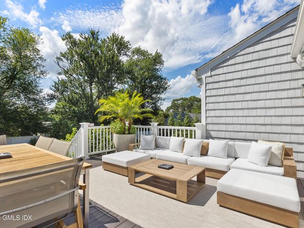 20 Park Place, Riverside CT 06878