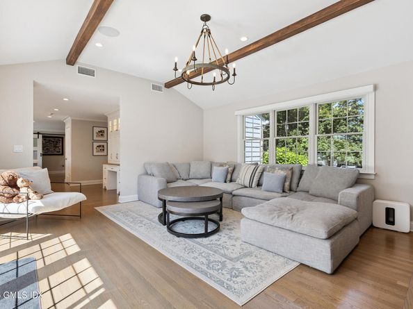 20 Park Place, Riverside CT 06878