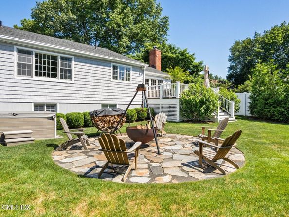 20 Park Place, Riverside CT 06878