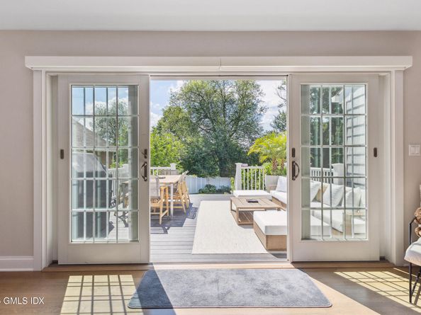 20 Park Place, Riverside CT 06878