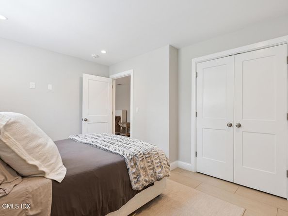 20 Park Place, Riverside CT 06878