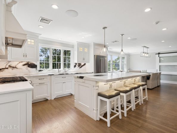20 Park Place, Riverside CT 06878