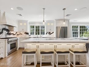 20 Park Place, Riverside CT 06878