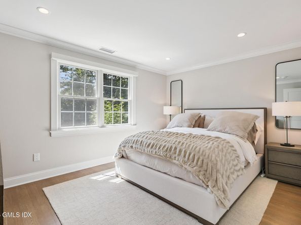 20 Park Place, Riverside CT 06878