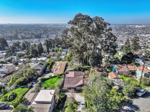 7937 Sunkist Drive, Oakland CA 94605