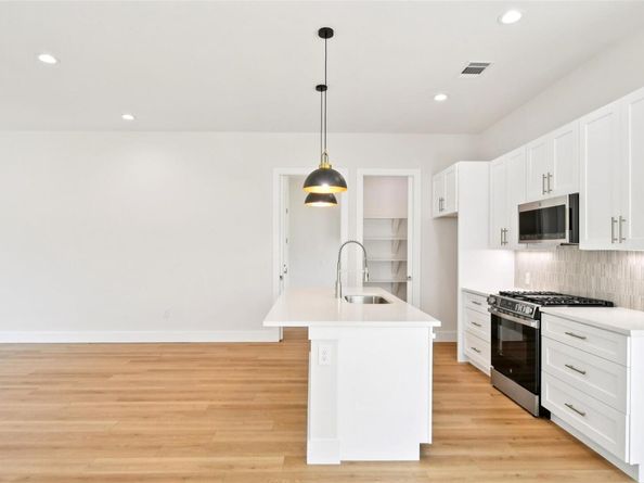 106 W Fawnridge DR 1, Austin TX 78753