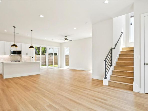 106 W Fawnridge DR 1, Austin TX 78753