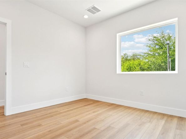 106 W Fawnridge DR 1, Austin TX 78753