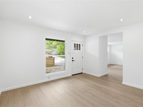 4400 Dovehill DR, Austin TX 78744