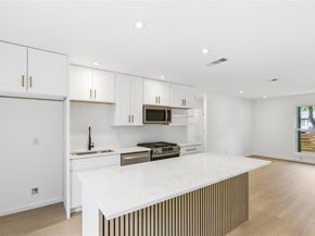 4400 Dovehill DR, Austin TX 78744