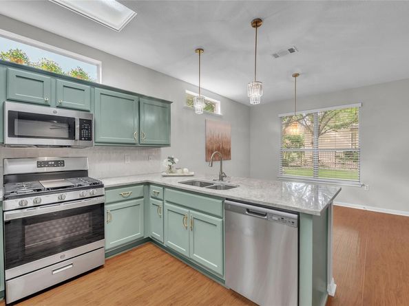 134 Whispering Wind DR, Georgetown TX 78633
