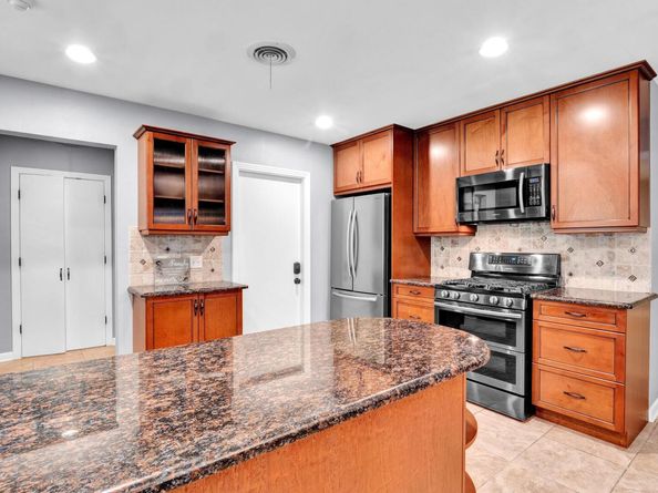 1405 Briarcliff BLVD, Austin TX 78723