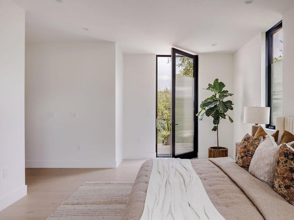 1701 Bartoncliff DR, Austin TX 78704