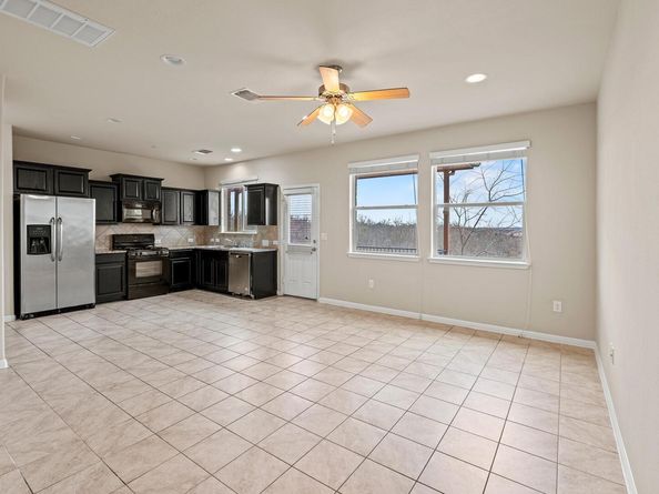 1001 Zodiac LN 11, Round Rock TX 78665