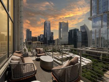 800 W 5th ST