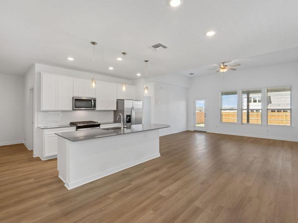 125 Ventura DR, Liberty Hill TX 78642