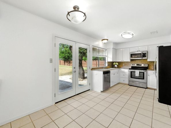 1010 Serenada DR, Georgetown TX 78628