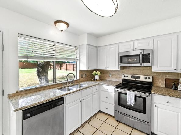 1010 Serenada DR, Georgetown TX 78628
