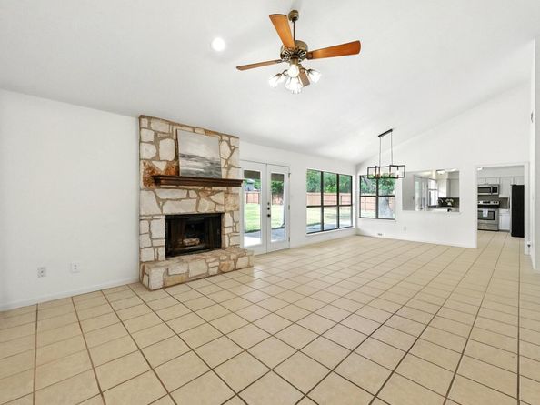 1010 Serenada DR, Georgetown TX 78628