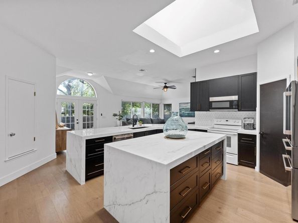 6435 Old Harbor LN, Austin TX 78739