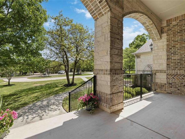 205 W Majestic Oak LN, Georgetown TX 78633